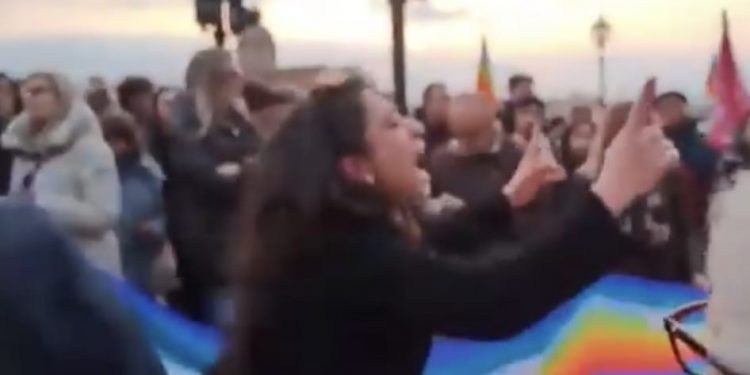 La pace senza libertà non è pace: la lezione di Leila alla piazza fiorentina