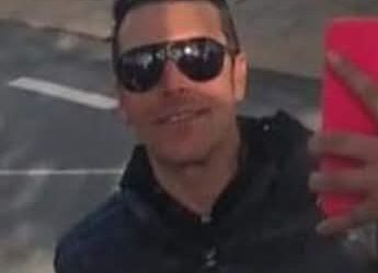 Massa: per un rimprovero, muore sotto gli occhi di suo figlio di 11 anni