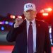 Il blocco di Hormuz fa impennare i prezzi mentre Trump scommette su una svolta