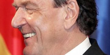Schröder mediatore di Putin? L’Europa davanti al bivio della pace