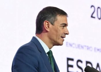 La folle utopia di Sánchez apre i confini