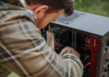Assistenza e manutenzione UPS: come garantire continuità e sicurezza agli impianti