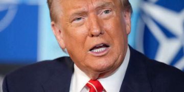 Lunedì scorso il Presidente Donald Trump ha detto, riferendosi all’Oman: “Se si mettono in mezzo, li raderemo al suolo, cazzo”