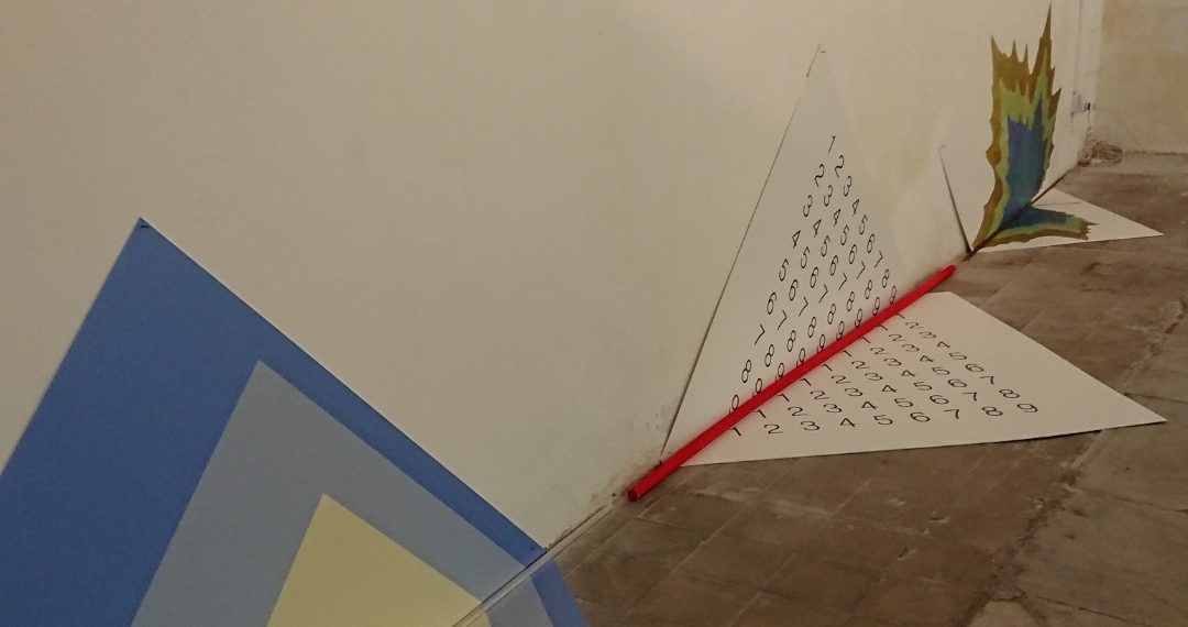 L’asta rossa che divide il mondo: note su “Finale i” a Carrara