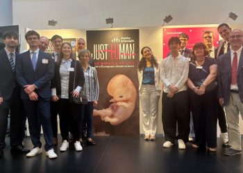 “Just Human”: la vita nascente al centro di una mostra a Strasburgo