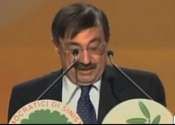 ​L’ultimo comunista in un condominio di bottegai