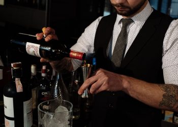 Come accrescere le competenze da bartender: la svolta scientifica della mixology d’avanguardia
