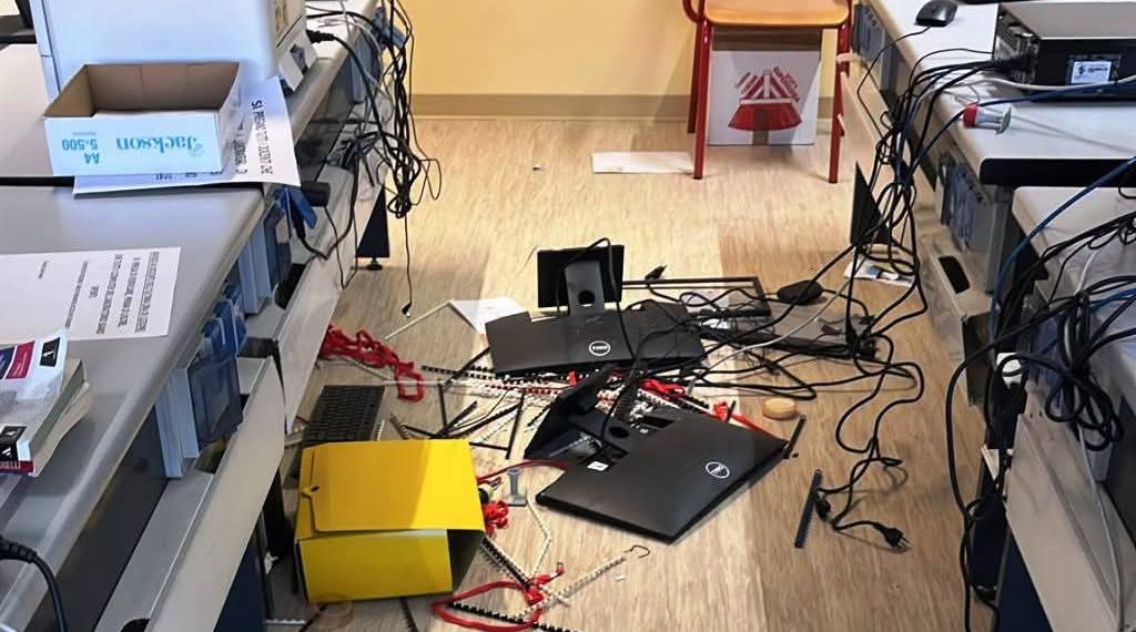 Fermi-Da Vinci di Empoli, una scuola devastata: quando la protesta calpesta il bene comune