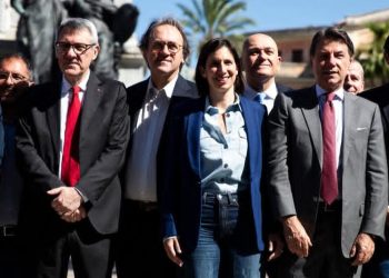 LA SINISTRA IN PIAZZA GUIDATA DAI PROPAL
