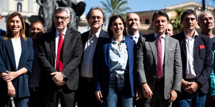 LA SINISTRA IN PIAZZA GUIDATA DAI PROPAL